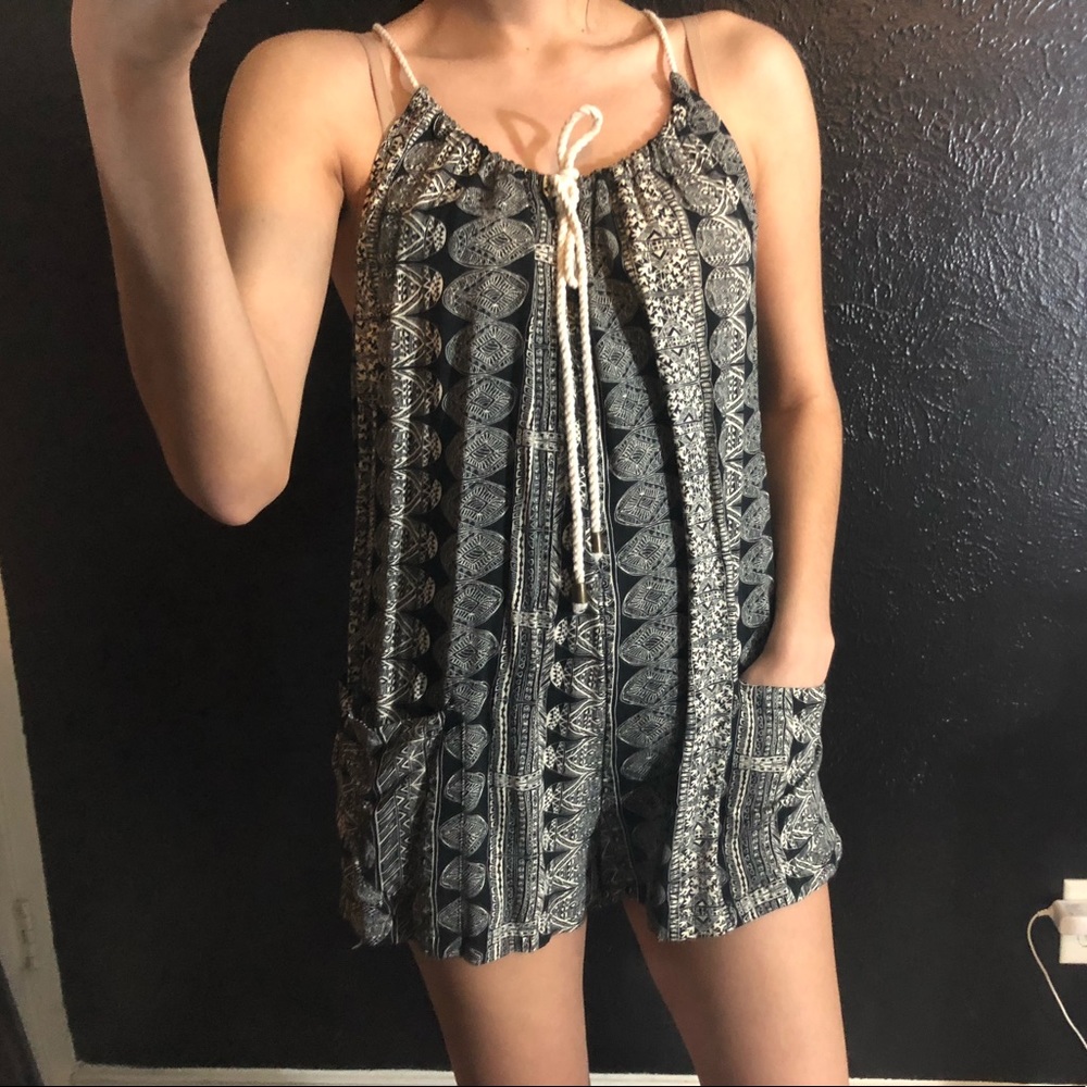 🌻SOLD🌻 Forever 21 black & white printed romper